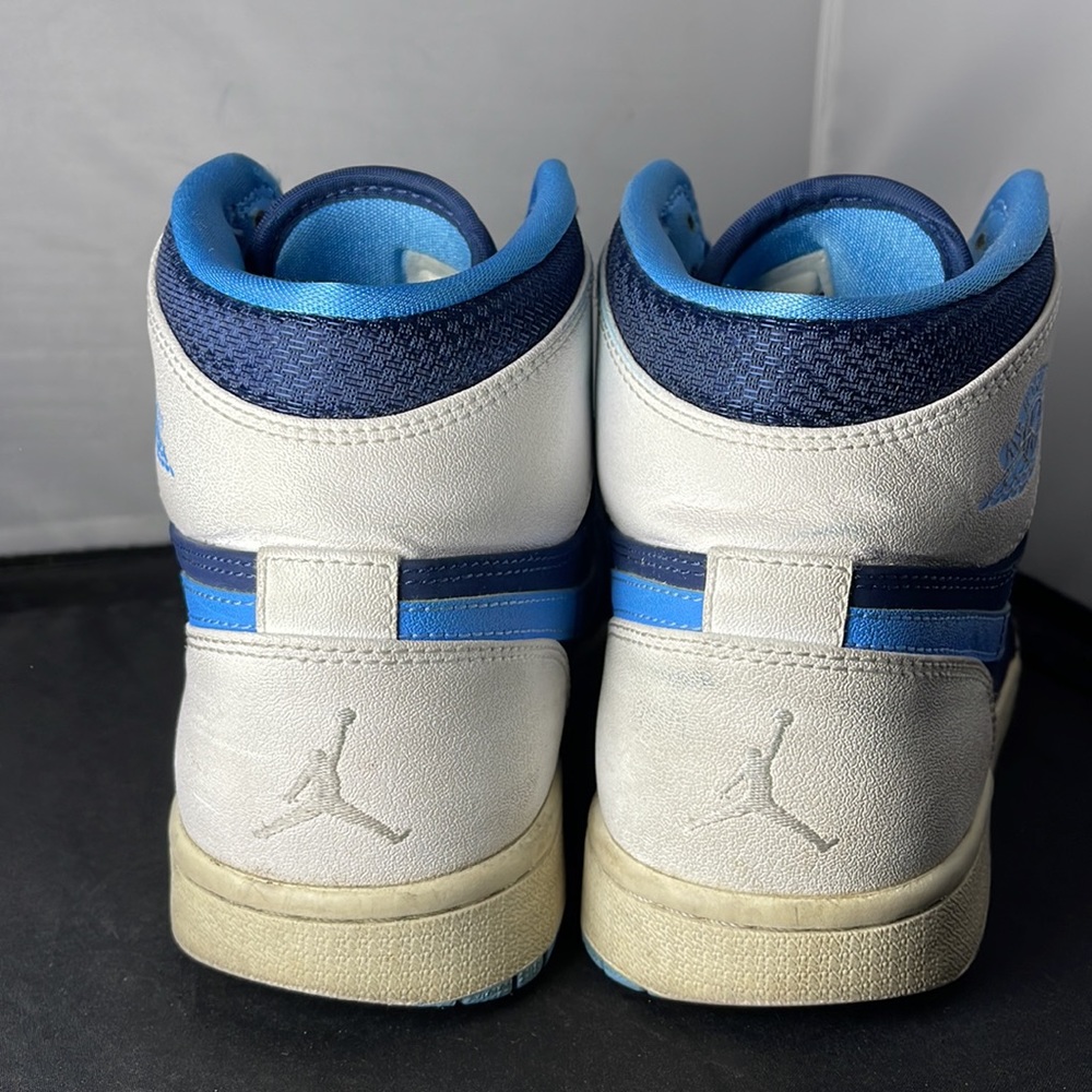 Jordan Athletic Shoes in Blue and White - Picture 8 of 14